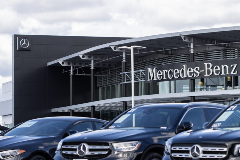 mercedes-benz dealership