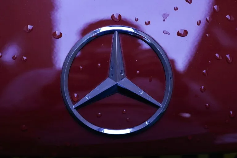 Mercedes badge